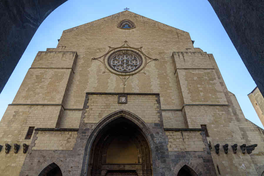 078 - Italia - Nápoles - basílica y convento de Santa Clara.jpg